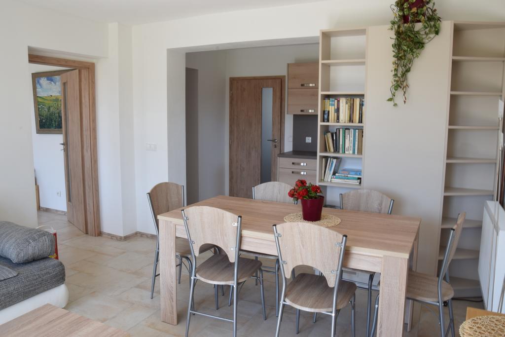 Penzion Na Samotach Apartment Jindřichŭv Hradec Exterior photo